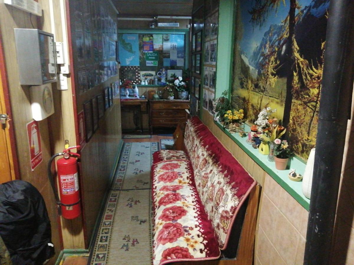 Alojamiento Familiar Rey Bed & Breakfast Punta Arenas Exterior foto