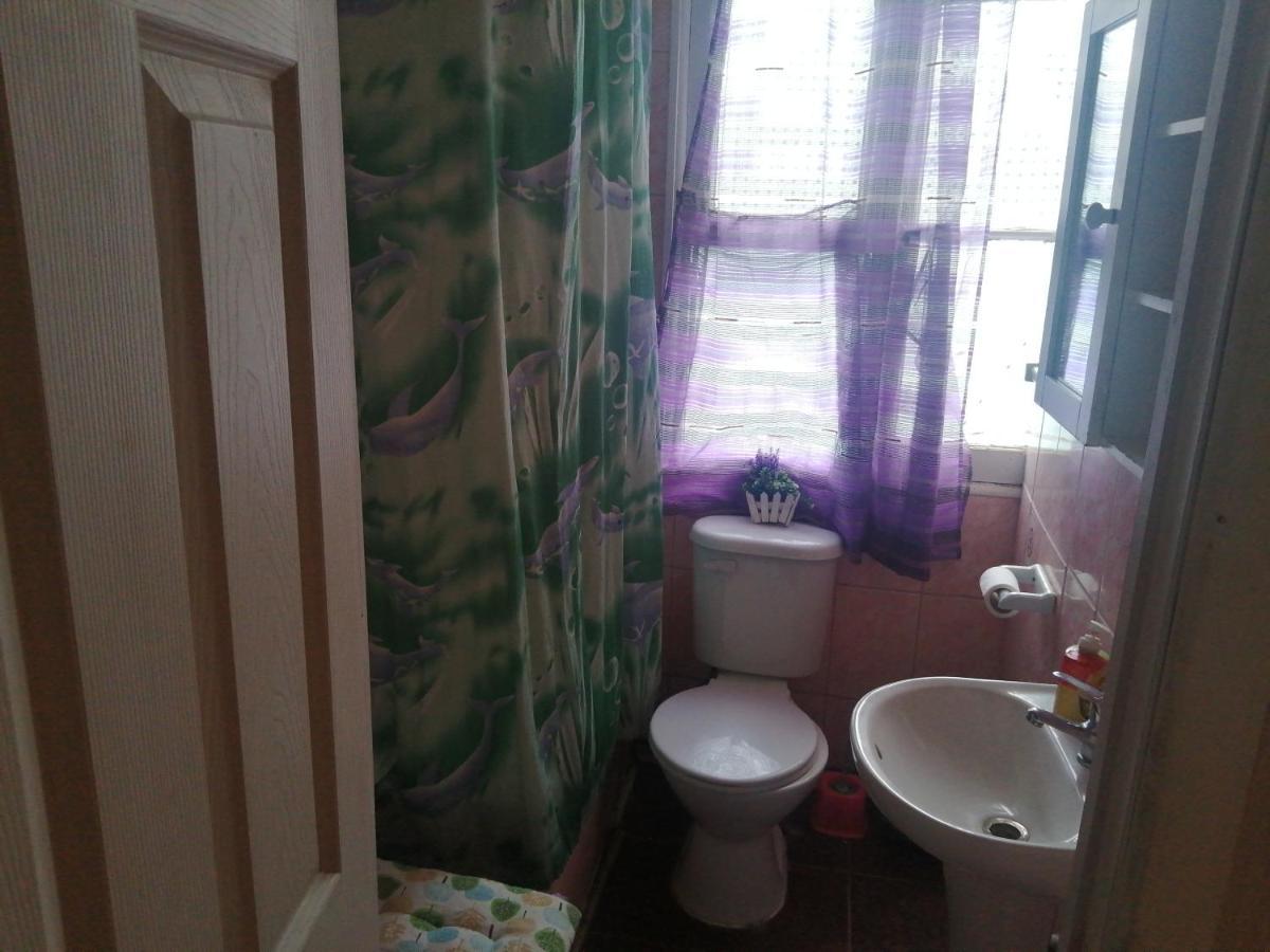 Alojamiento Familiar Rey Bed & Breakfast Punta Arenas Exterior foto