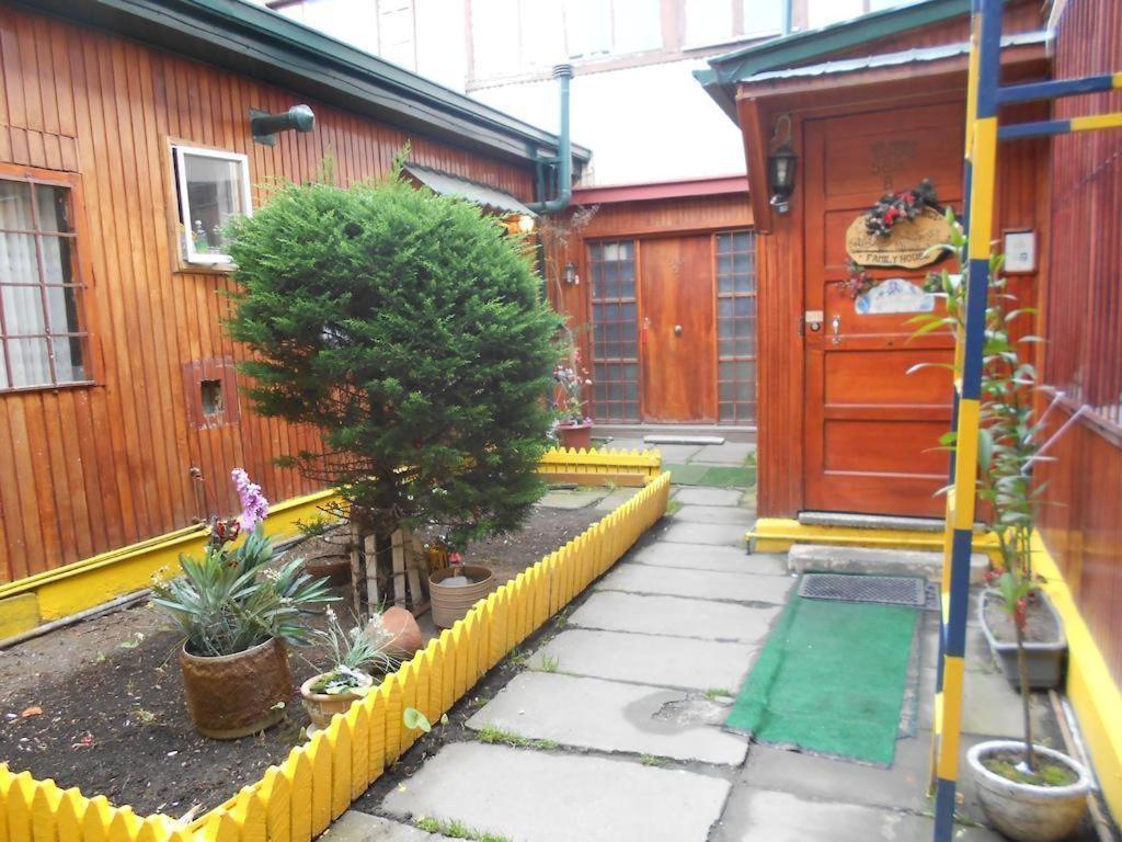 Alojamiento Familiar Rey Bed & Breakfast Punta Arenas Exterior foto